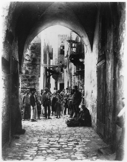 A street scene in ‘Akká, c. 1914